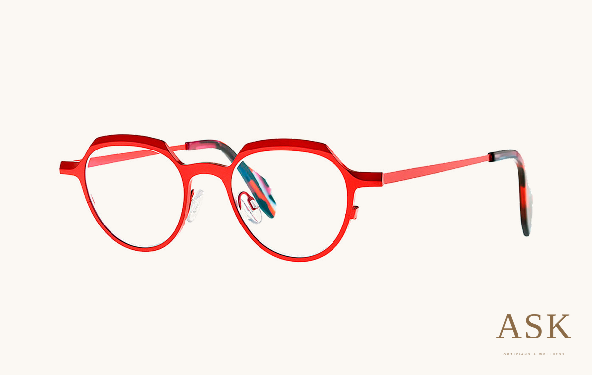 Theo Obus, Hot Red Shine, colour 036, three-quarter photograph on ivory with the ASK logo